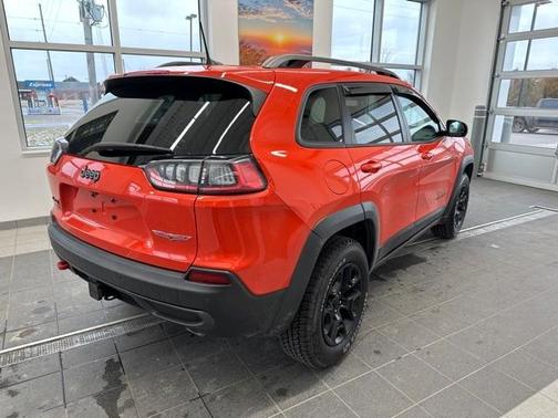 Photo 5 of 43 of 2021 Jeep Cherokee Trailhawk