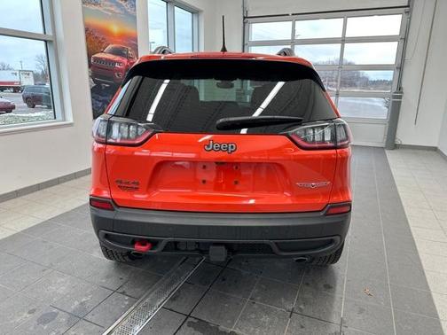 Photo 4 of 43 of 2021 Jeep Cherokee Trailhawk
