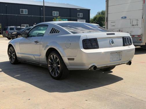 Tungsten Gray Clearcoat Metallic 2006 Ford Mustang GT