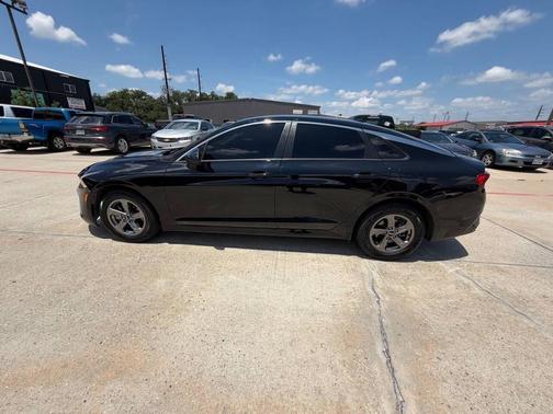 Ebony Black 2021 Kia K5 LXS