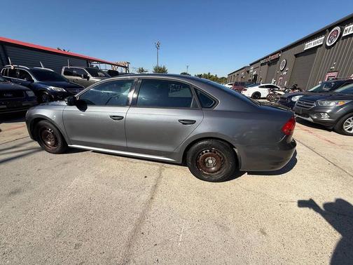 2014 Volkswagen Passat 1.8T S