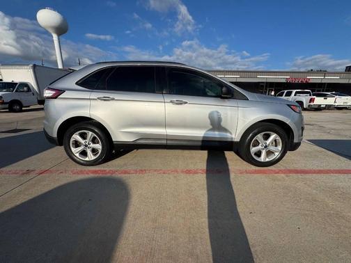 Ingot Silver 2017 Ford Edge SE