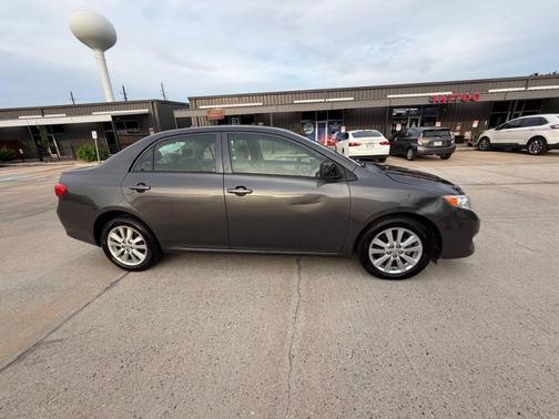 Magnetic Gray Metallic 2009 Toyota Corolla LE