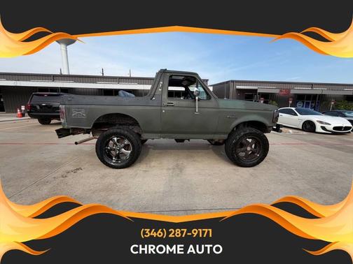 Green 1992 Ford Bronco Custom 2dr 4WD SUV