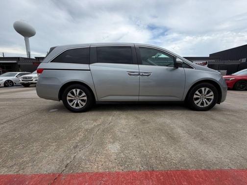 Lunar Silver Metallic 2016 Honda Odyssey SE