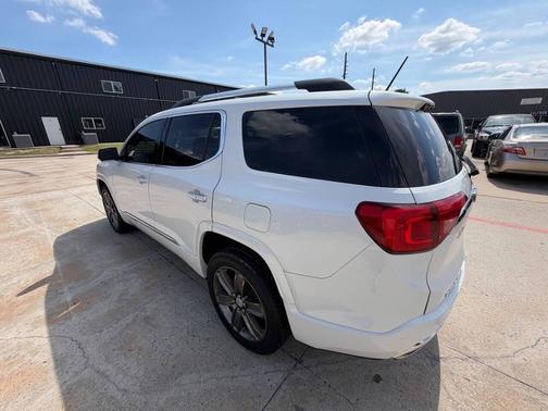 White Frost Tricoat 2019 GMC Acadia Denali