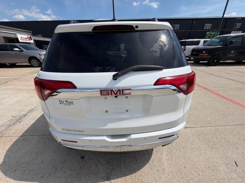 White Frost Tricoat 2019 GMC Acadia Denali
