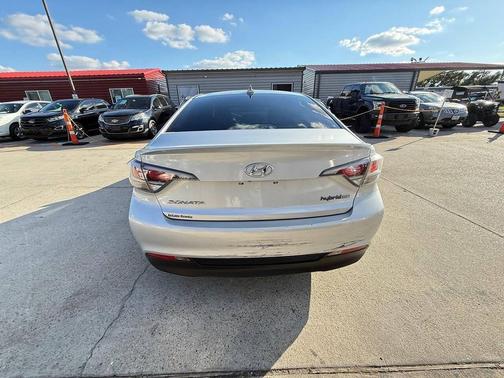 2016 Hyundai SONATA Hybrid SE