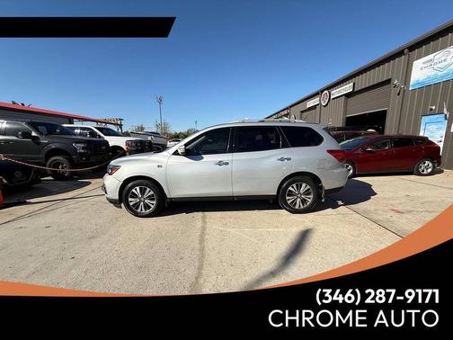 2017 Nissan Pathfinder SV