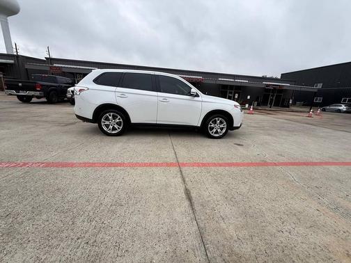 2015 Mitsubishi Outlander SE