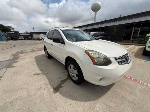Pearl White 2014 Nissan Rogue Select S