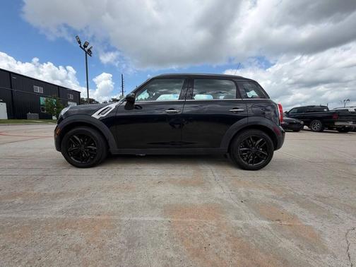 Absolute Black Metallic 2016 MINI Countryman Cooper