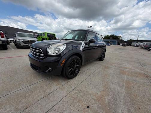 Absolute Black Metallic 2016 MINI Countryman Cooper