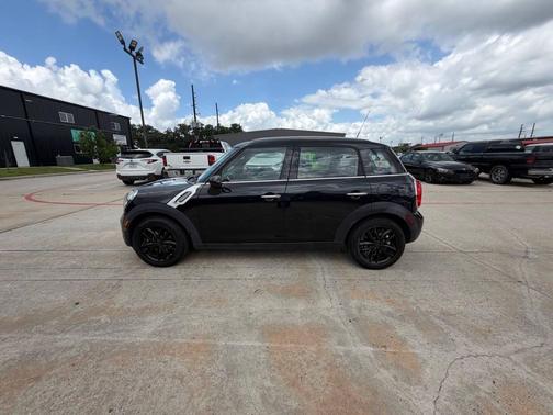 Absolute Black Metallic 2016 MINI Countryman Cooper