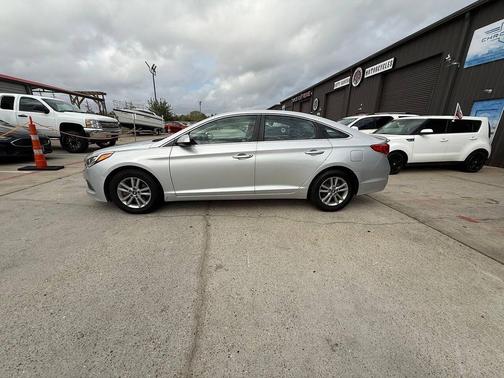 2016 Hyundai SONATA SE