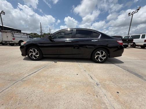 Crystal Black Pearl 2017 Honda Accord LX