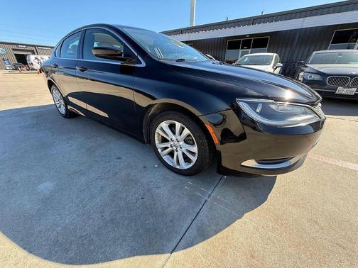 2017 Chrysler 200 Limited