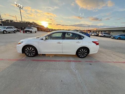 2017 Nissan Altima 2.5 SV