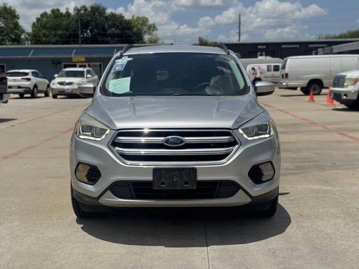 Ingot Silver 2017 Ford Escape SE