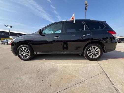 2016 Nissan Pathfinder S