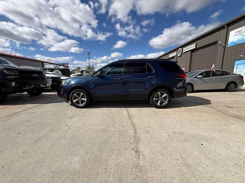 2017 Ford Explorer Base