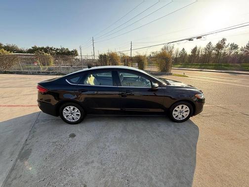 2020 Ford Fusion S