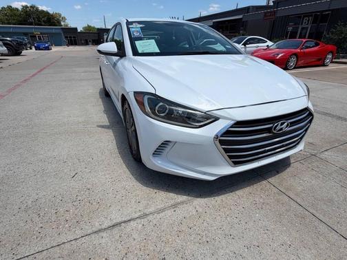 Quartz White Pearl 2017 Hyundai ELANTRA SE