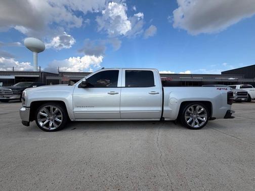 Silver Ice Metallic 2018 Chevrolet Silverado 1500 1LT