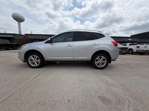 Brilliant Silver 2013 Nissan Rogue SV