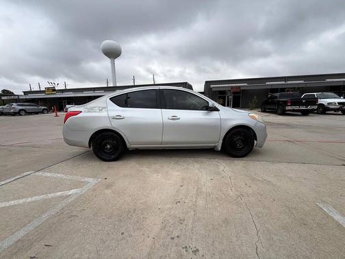 2014 Nissan Versa 1.6 SV