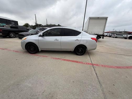 2014 Nissan Versa 1.6 SV