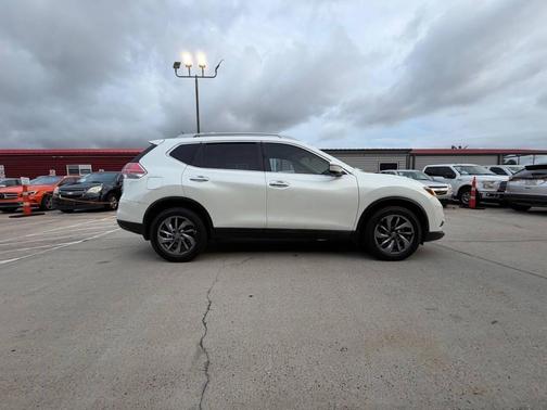Pearl White 2015 Nissan Rogue SL