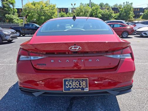 2023 Hyundai ELANTRA SEL