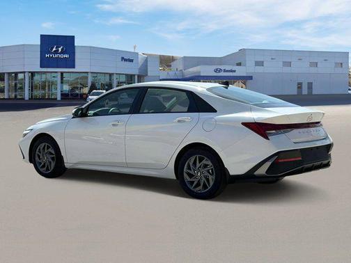 2025 Hyundai ELANTRA Sport