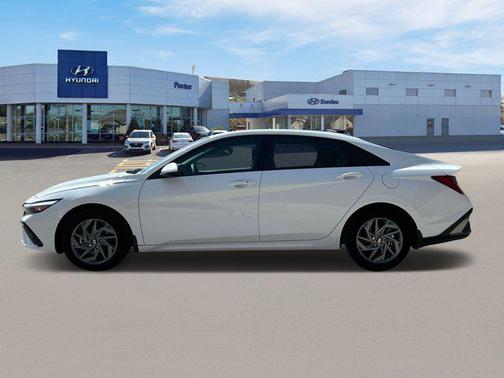 2025 Hyundai ELANTRA Sport