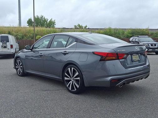 2020 Nissan Altima SR FWD