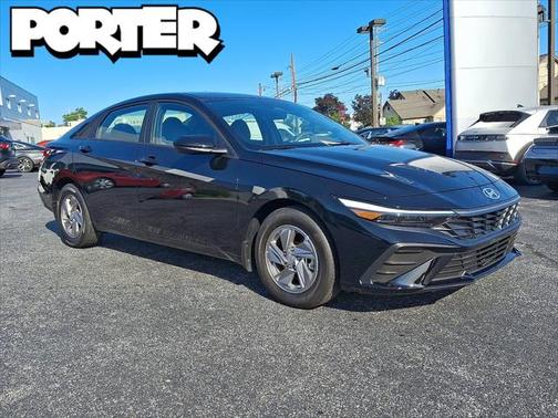 2024 Hyundai ELANTRA SE