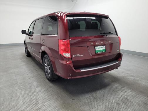 Octane Red Pearlcoat 2017 Dodge Grand Caravan SXT