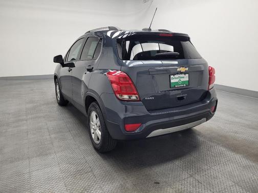 Shadow Gray Metallic 2021 Chevrolet Trax LT