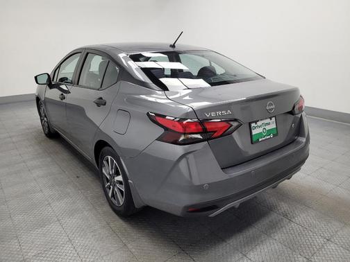 Gun Metallic 2025 Nissan Versa 1.6 S