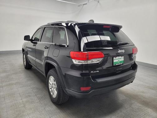 Diamond Black Crystal Pearlcoat 2019 Jeep Grand Cherokee Laredo
