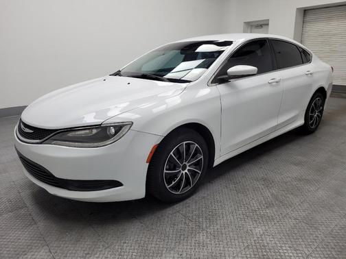 2016 Chrysler 200 LX