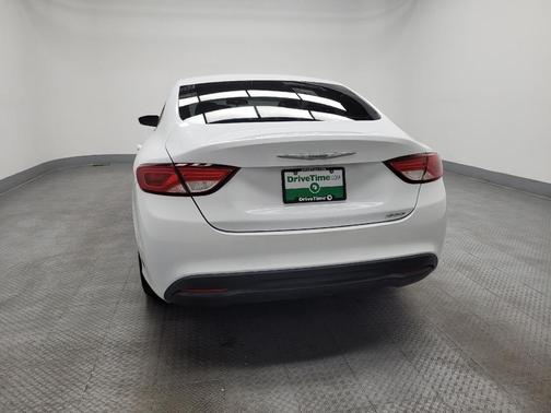 2016 Chrysler 200 LX