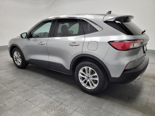 Iconic Silver Metallic 2021 Ford Escape SE