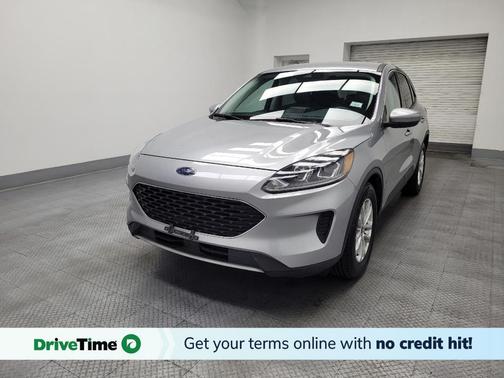 Iconic Silver Metallic 2021 Ford Escape SE