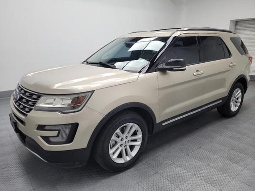 Magnetic Metallic 2017 Ford Explorer XLT