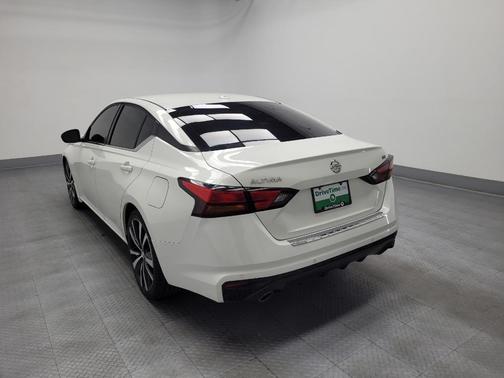 2022 Nissan Altima SR FWD