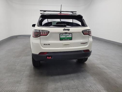 White Clearcoat 2017 Jeep New Compass Trailhawk