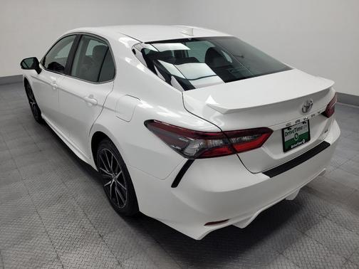White 2021 Toyota Camry SE