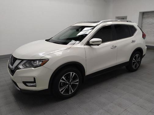 White 2020 Nissan Rogue SV